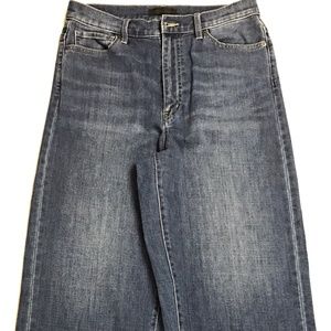Uniqlo Women’s Dark Blue Jeans Size 27